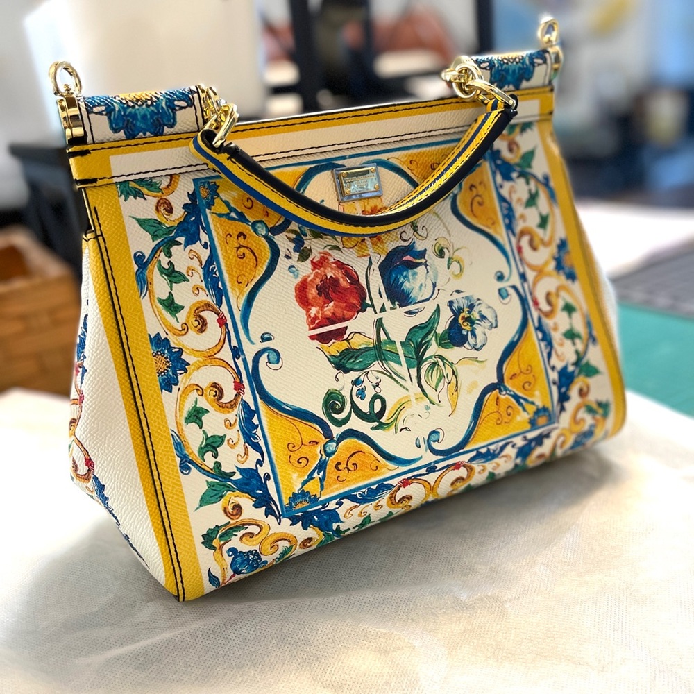 Sold  Majolica shoulder bag handbag